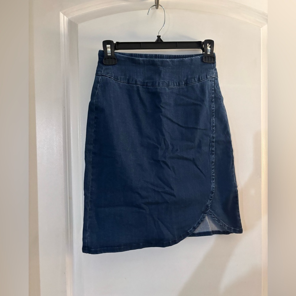 Belle by Kim Gravel Triplelux tulip ahem Denim Blue Skort Sz 0